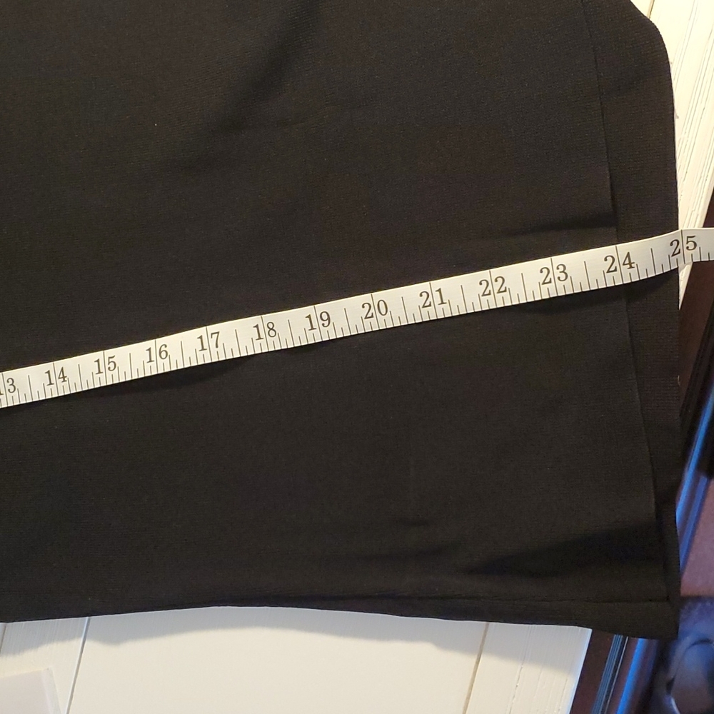 🔥$5 SALE!.White House Black Market dressy ruffle tank. Sz M - Picture 8 of 8